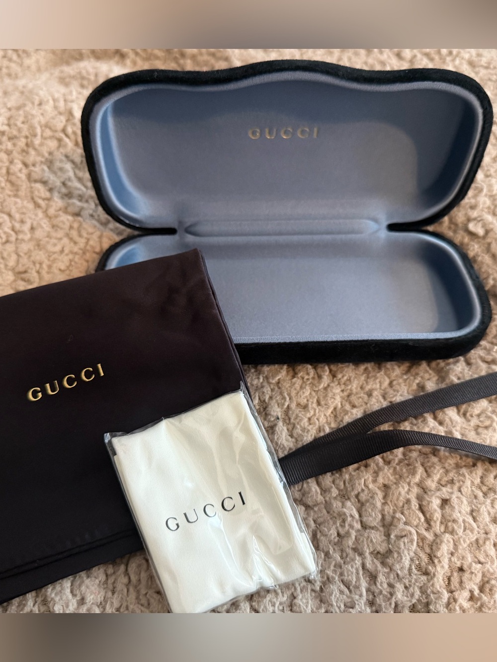 Gucci velvet glasses case!!
